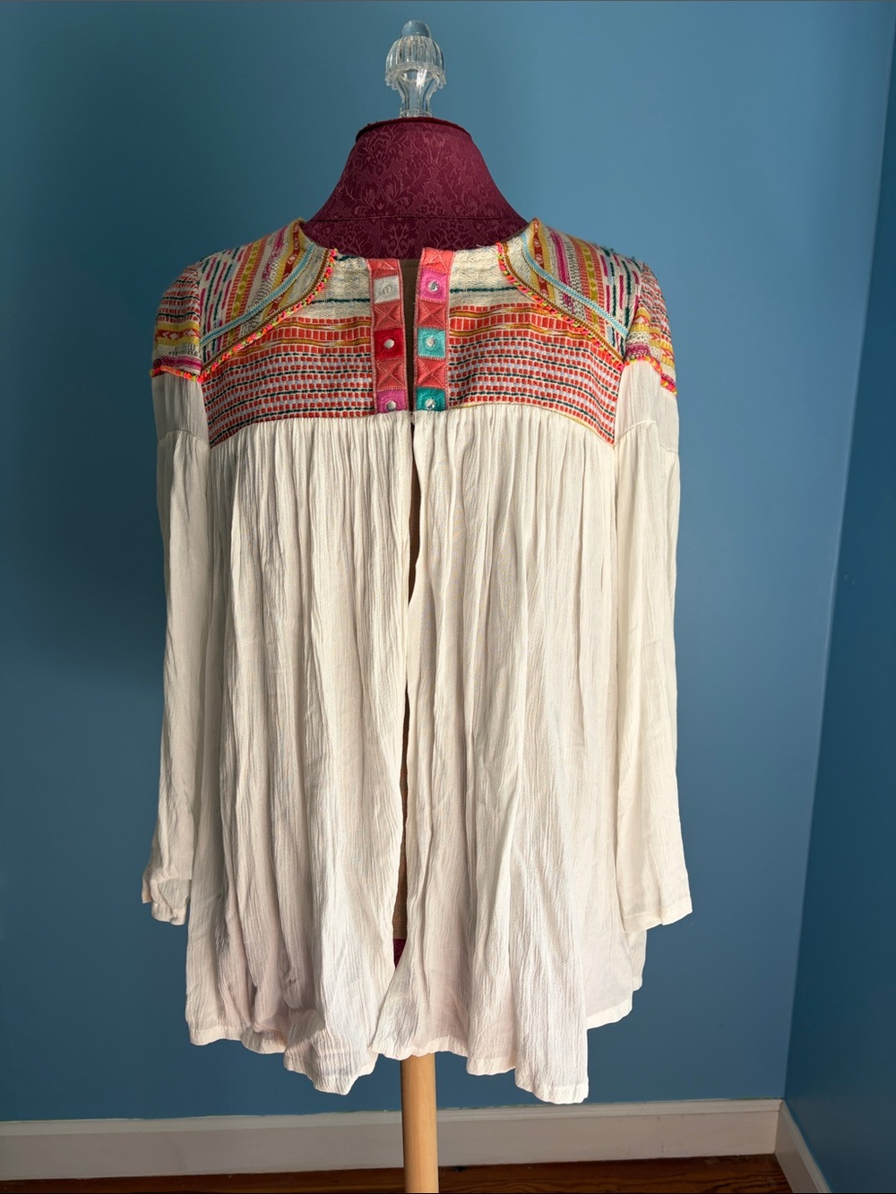 Colorful off white embroidered  sweater/shrug